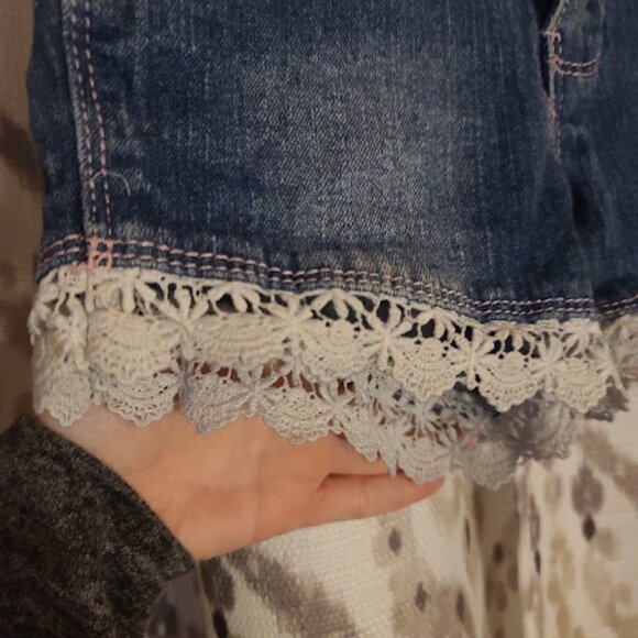 Free Planet Girls Shorts - Picture 2 of 5